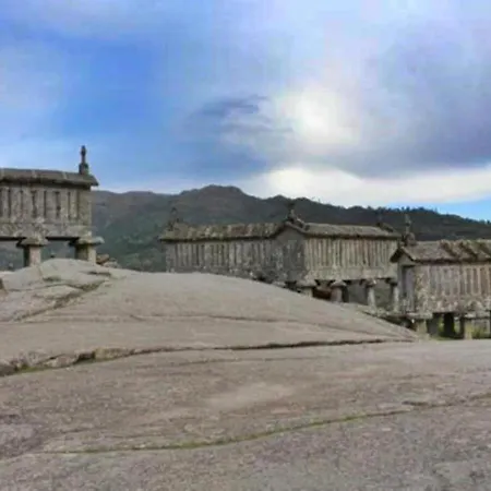 Casa Da Carrasqueira بيت للعطل *